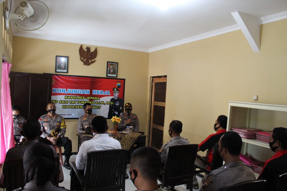 Kapolres Jepara AKBP Aris Tri Yunarko Lakukan Kunjungan Kerja ke Polsek Batealit