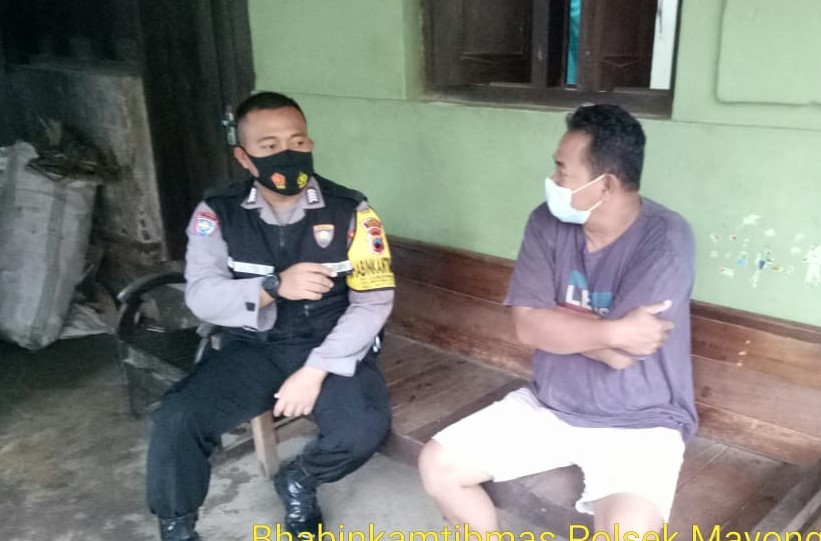 Jagong Bareng, Bhabinkamtibmas Polsek Mayong Ajak Warga Binaan Terapkan Protokol Kesehatan