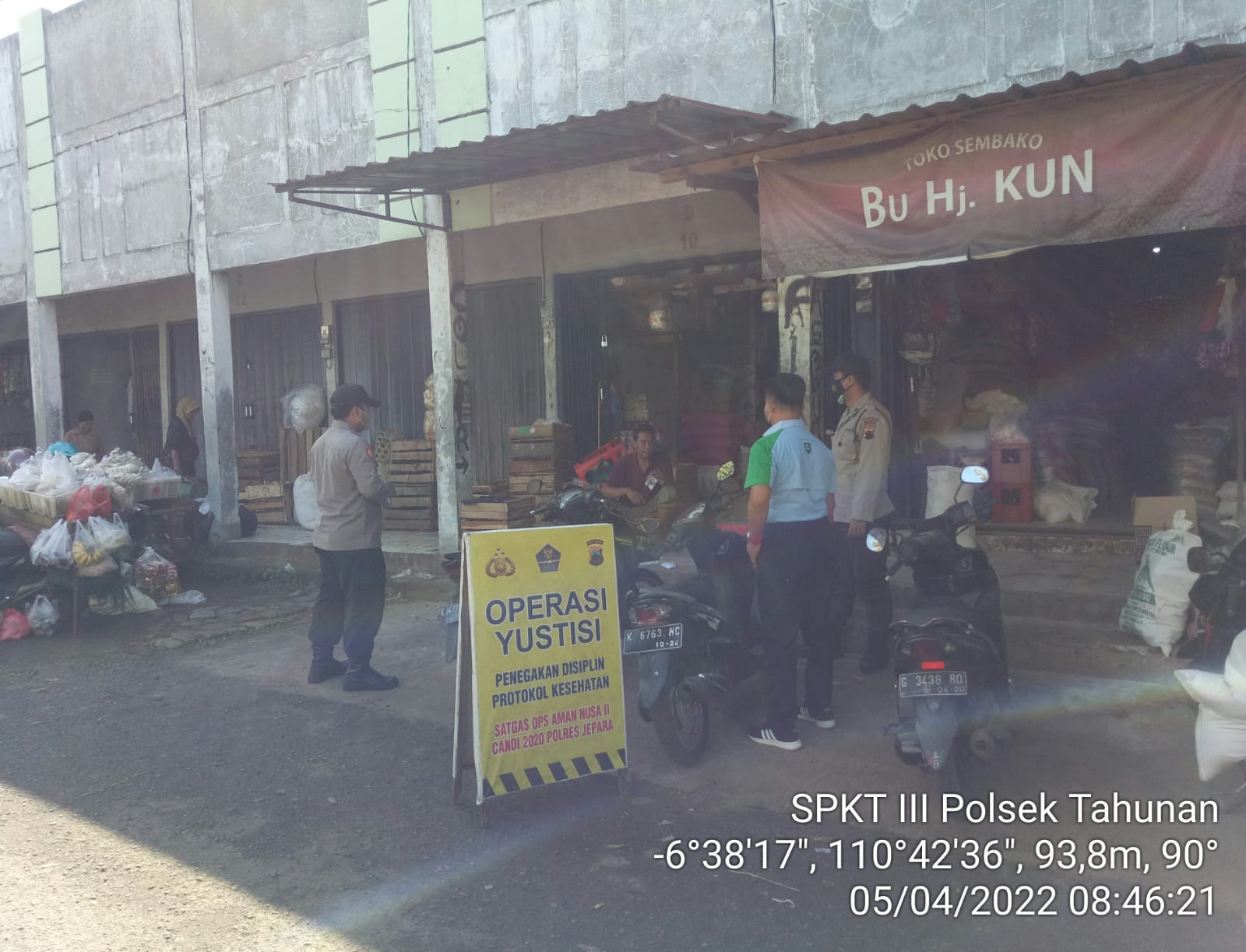 Bulan Suci Ramadhan, Polsek Tahunan Polres Jepara Melaksanakan Ops Yustisi dan Membagikan Masker