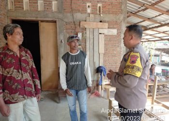 Berikan Imbauan Dan Sosialisasikan Si Raju, Bhabinkamtibmas Sambangi Warga Binaannya