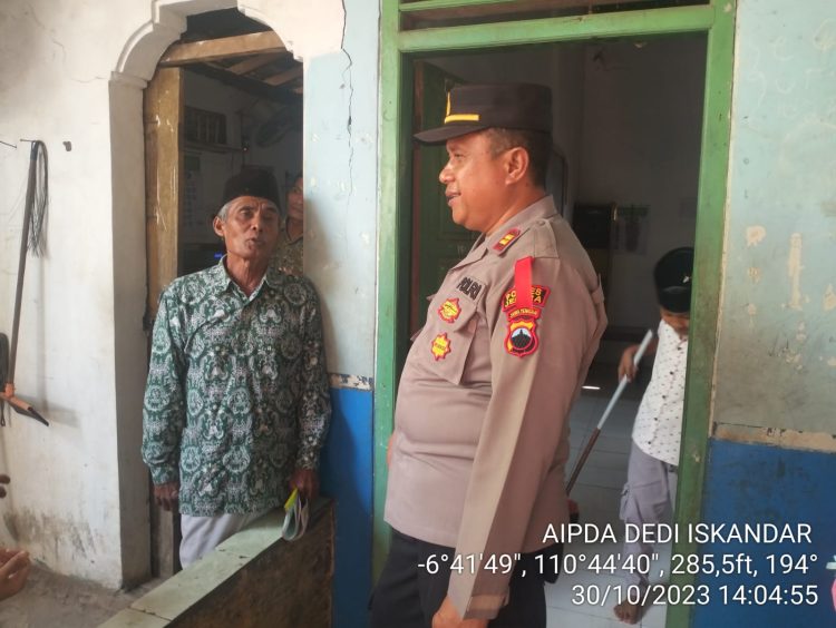 Sambangi Warganya, Kapolsek Kalinyamatan Ajak Bersinergi Jaga Kamtibmas Aman dan Damai Menyongsong Pemilu 2024