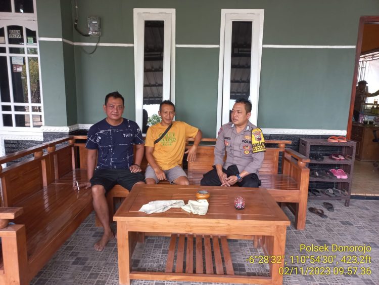 Bhabinkamtibmas Polsek Donorojo Lakukan Sambang, Ajak Warga Jaga Kamtibmas Menjelang Pemilu 2024