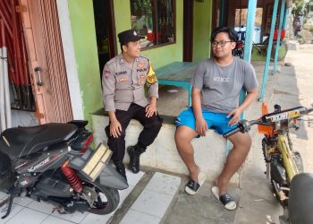 Berikan Imbauan Kamtibmas, Bhabinkamtibmas Sambang Warga