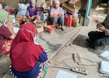 Antisipasi Curanmor dan Bencana Alam, Bhabinkamtibmas Gelar Sambang Kamtibmas di Desa Suwawal Timur