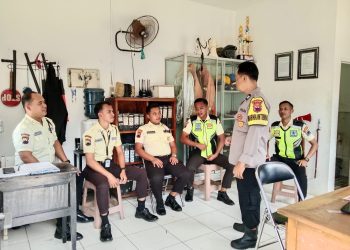 Bhabinkamtibmas Polsek Pecangaan Sambangi PT Kanindo, Tingkatkan Kewaspadaan Satpam Perusahaan