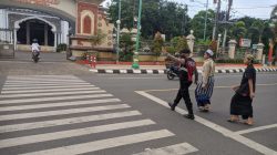 Sat Samapta Polres Jepara Lakukan Pengamanan Melekat, Pastikan Berjalan Aman Kondusif Pelaksanaan Salat Jumat
